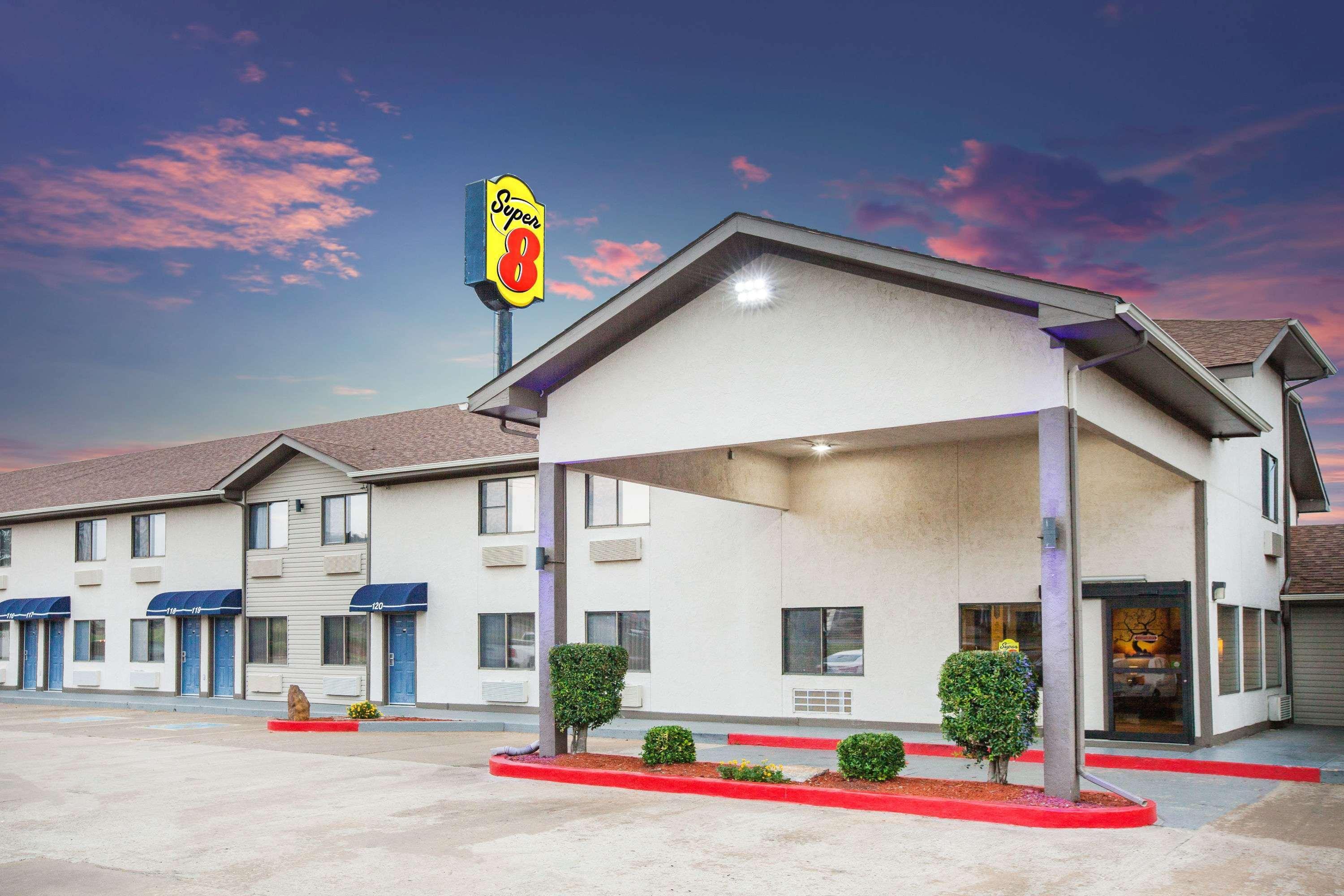 Super 8 By Wyndham Van Buren/Ft. Smith Area Zewnętrze zdjęcie